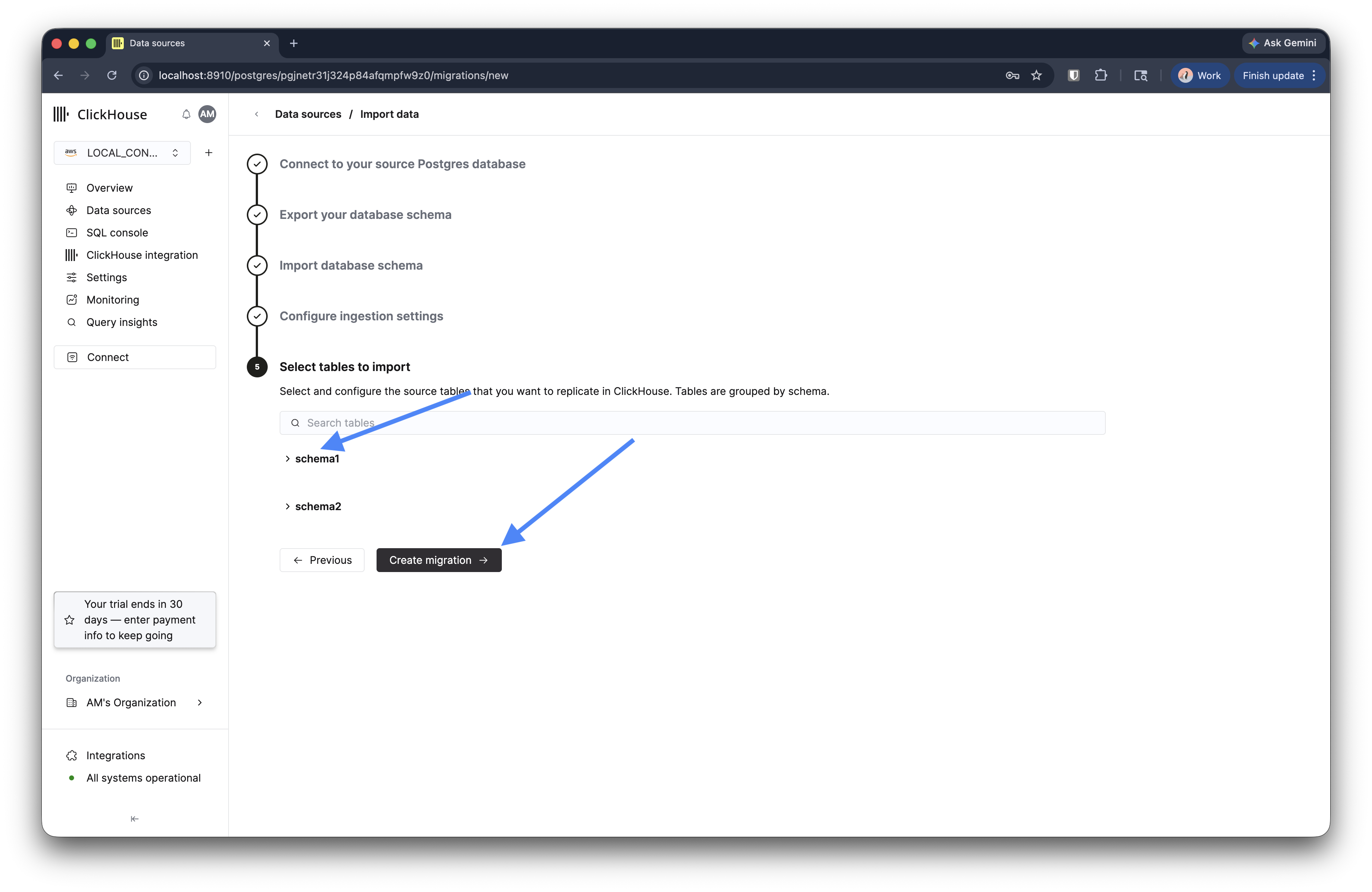 Шаг 5: средство выбора таблиц, сгруппированных по схема, с кнопкой "Создать миграцию"